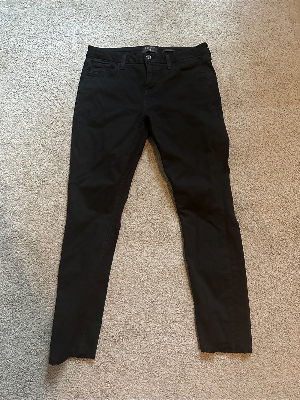 Women's Black Skinny Jeans with Clean Finish